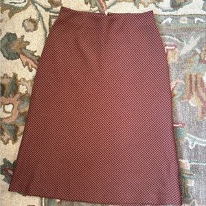 Wilfred aritzia Classic Midi Skirt
A-line midi skirt sz 0 XS
